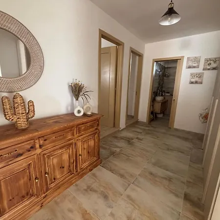 Dimora Carola بيت للعطل